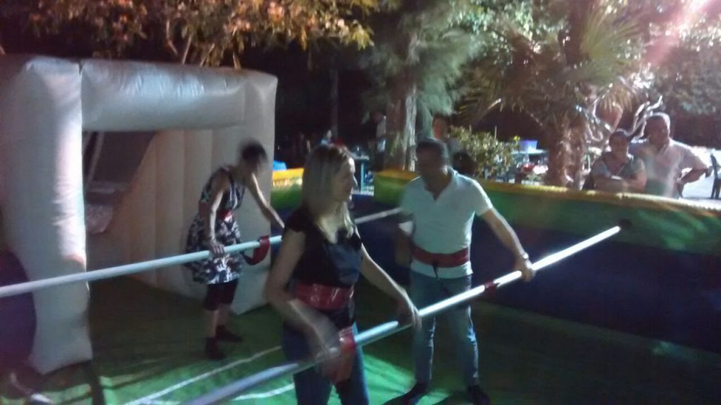 gonfiabile Calcio Balilla umano