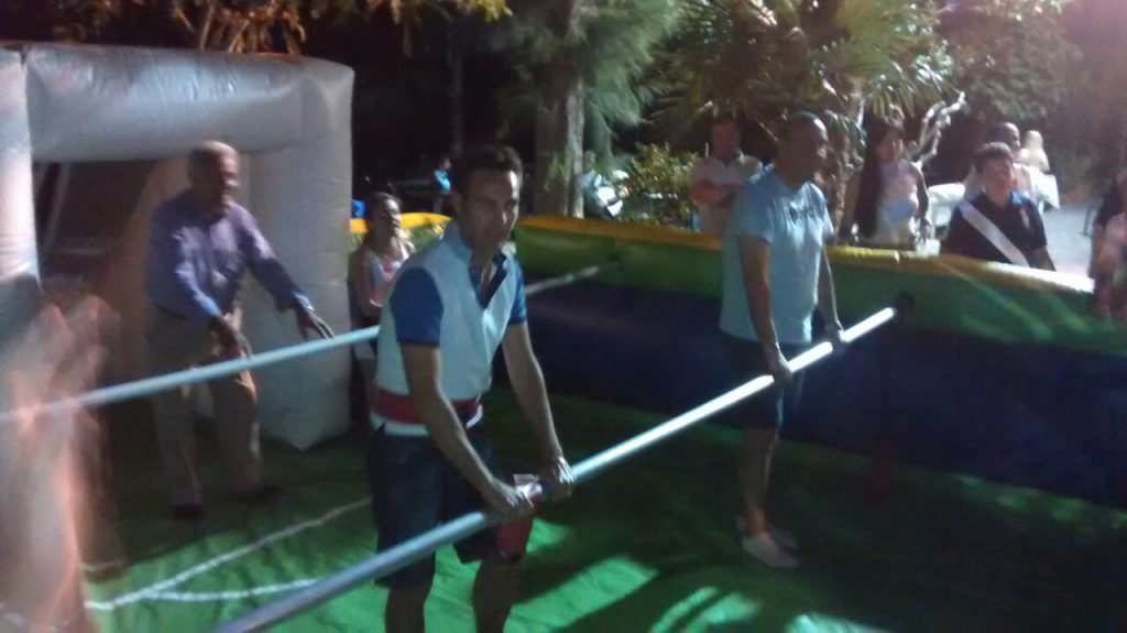 gonfiabile Calcio Balilla umano