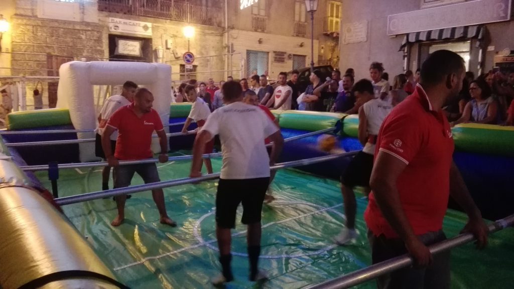 gonfiabile Calcio Balilla umano