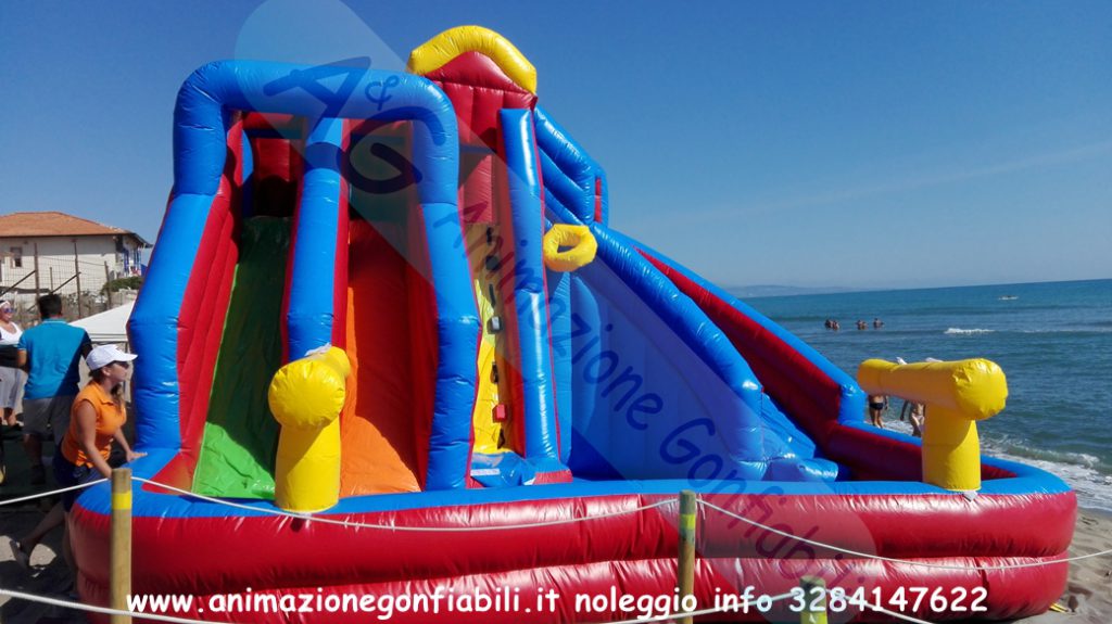 Noleggio scivolo gonfiabile acqua