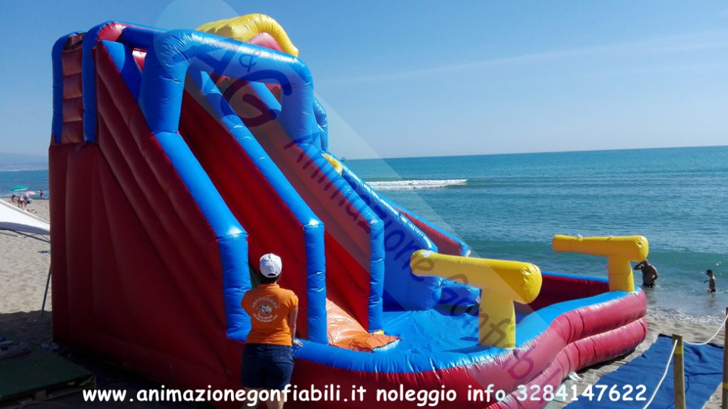 Noleggio scivolo gonfiabile acqua