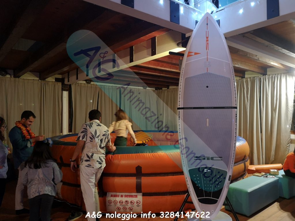 Simulatore surf meccanico