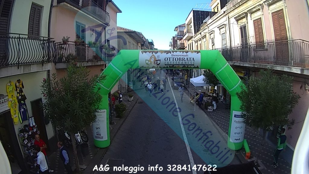 Arco gonfiabile pubblicitario