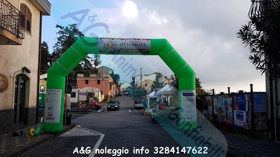 Arco gonfiabile pubblicitario