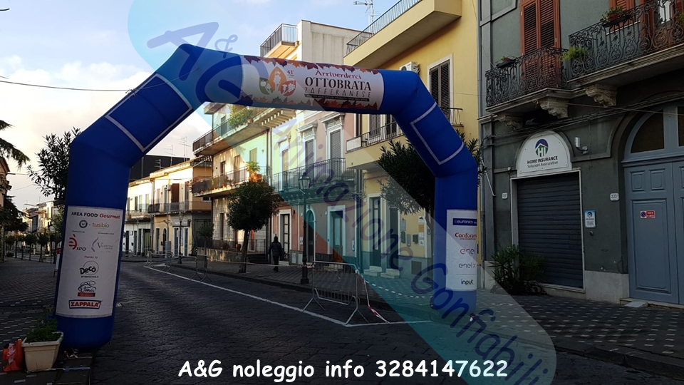 Arco gonfiabile pubblicitario