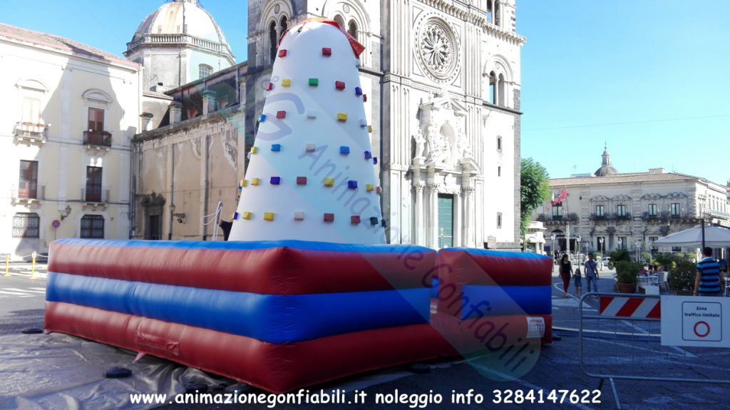 Noleggio arrampicata gonfiabile