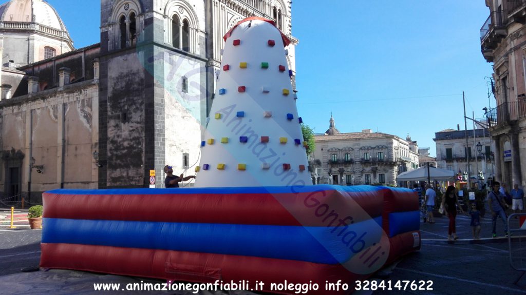 Noleggio arrampicata gonfiabile
