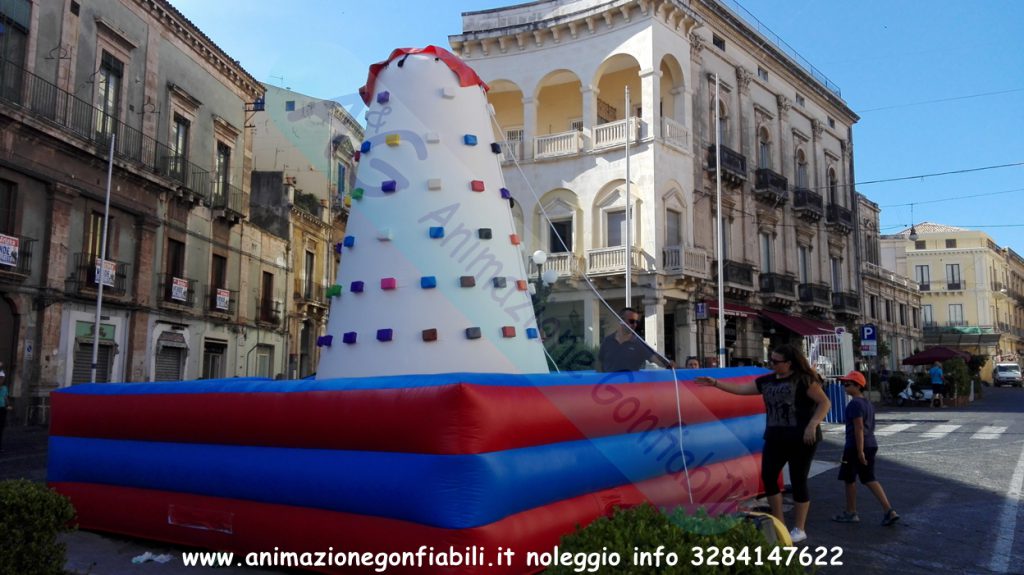 Noleggio arrampicata gonfiabile