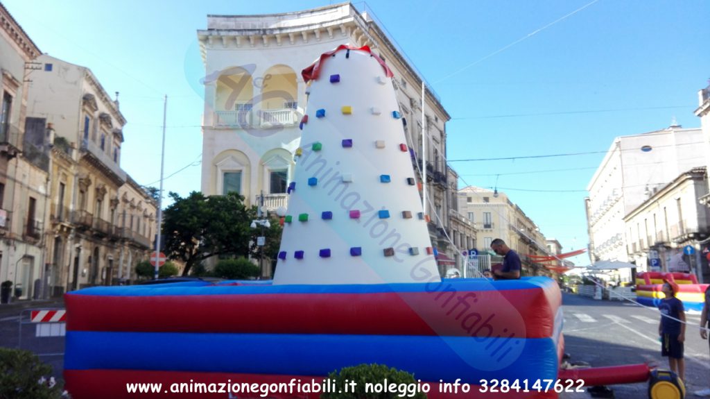 Noleggio arrampicata gonfiabile
